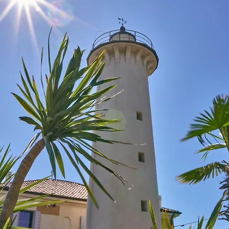 Lägenhet In A With Private Garden