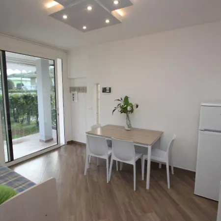 In A With Private Garden Μπιμπιόνε